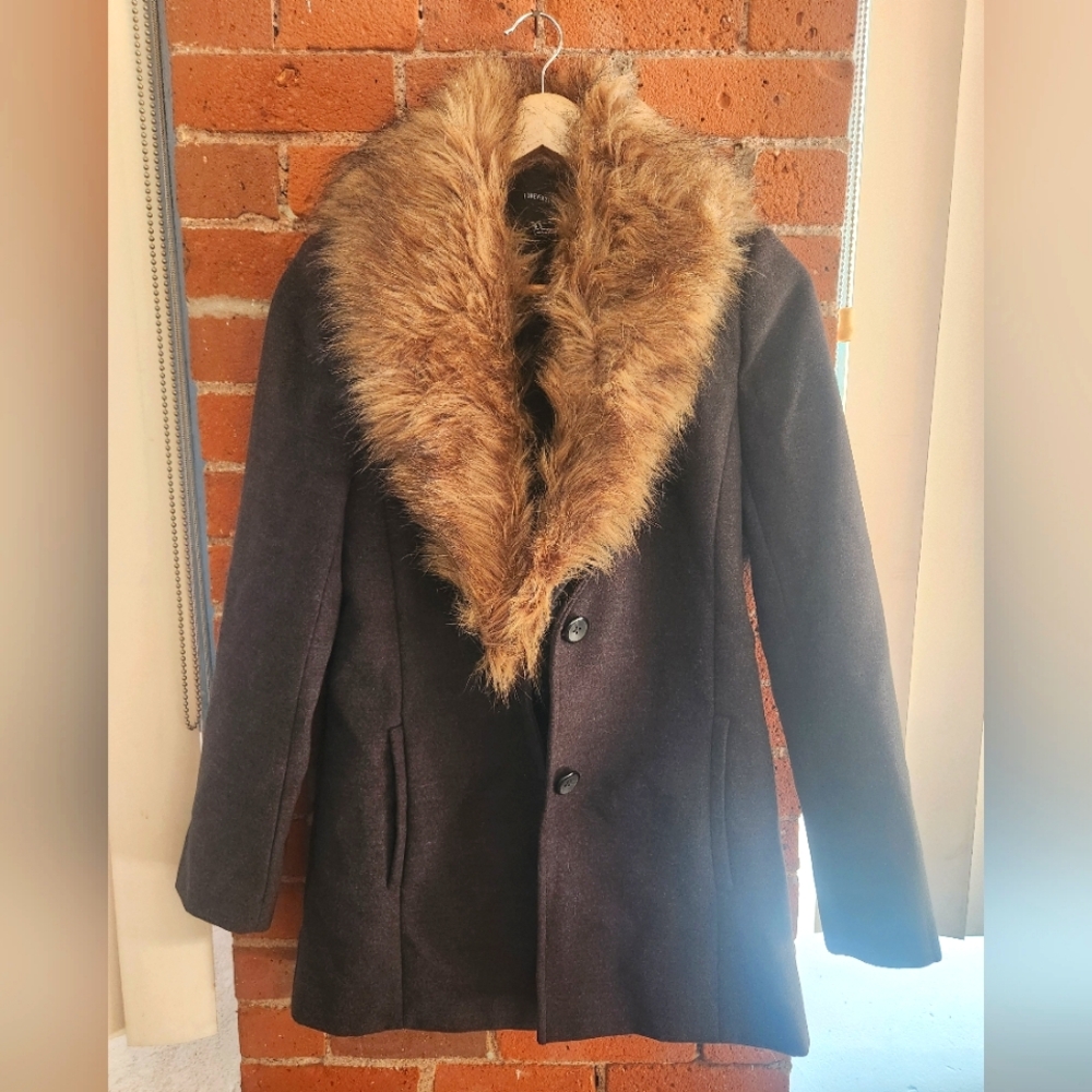 Fur Trim Button Front Autumn Winter Coat size Small